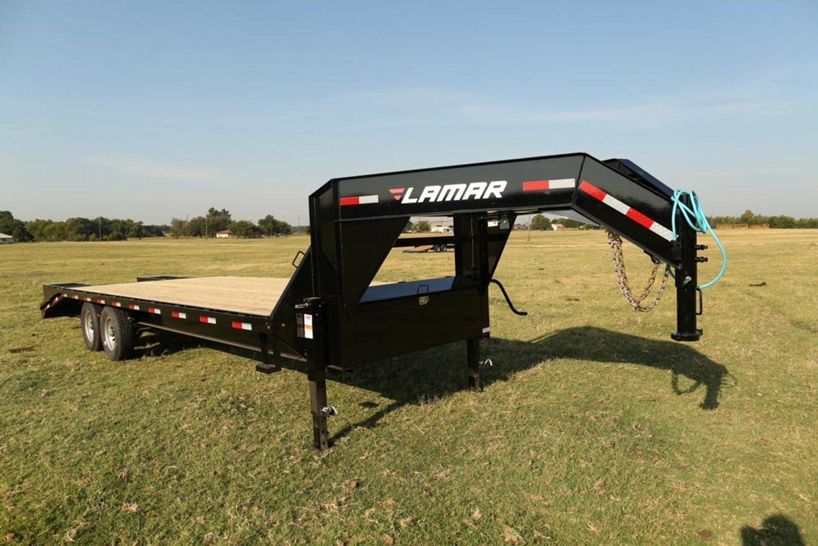 Lamar FS Gooseneck Deckover - Stryker Dealership Group