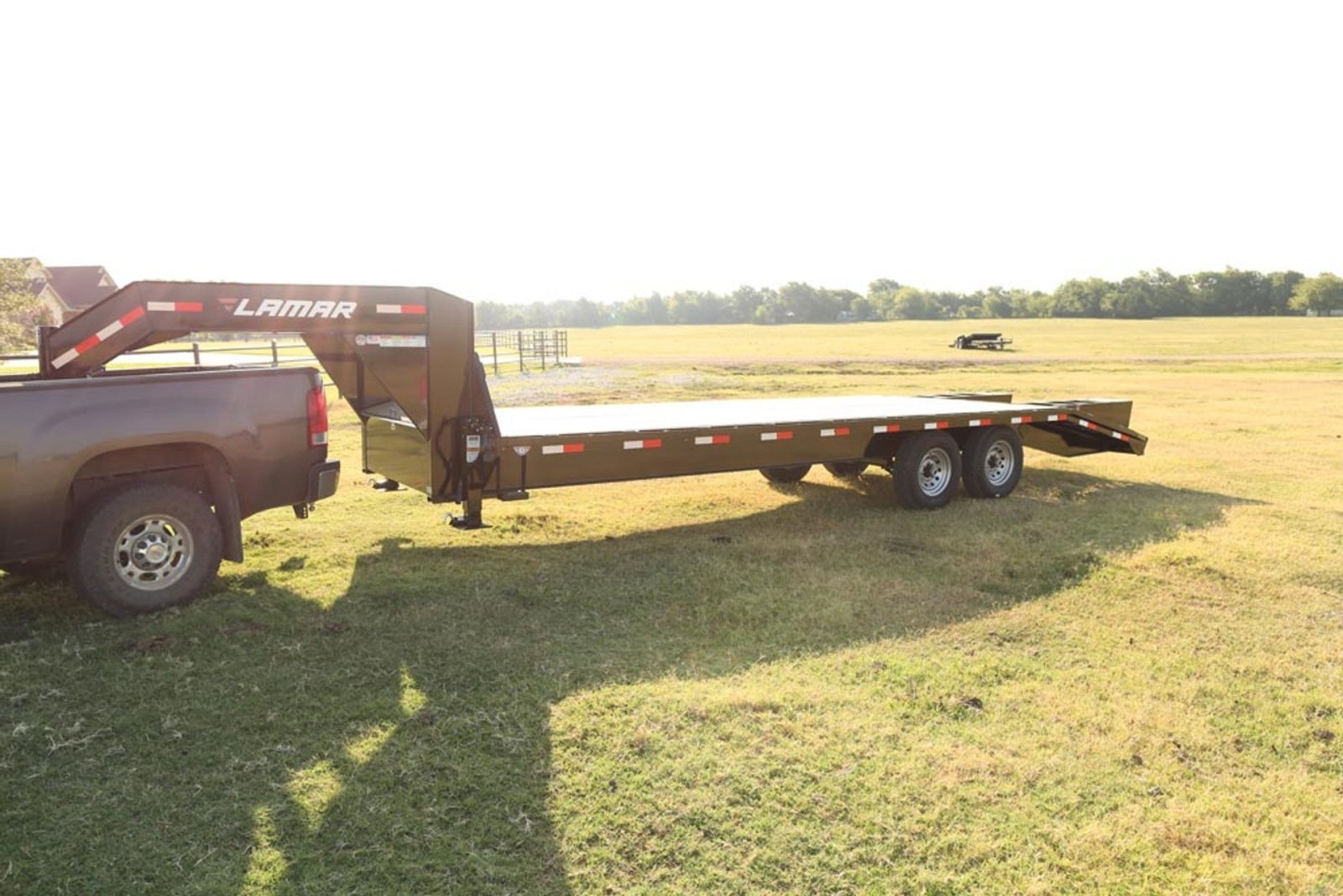 Lamar FS Gooseneck Deckover - Stryker Dealership Group