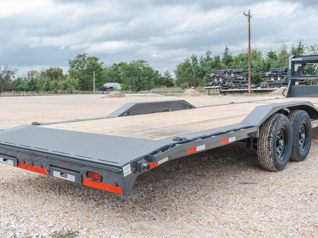 Lamar H8 Gooseneck Equipment Trailer - Stryker Dealership Group