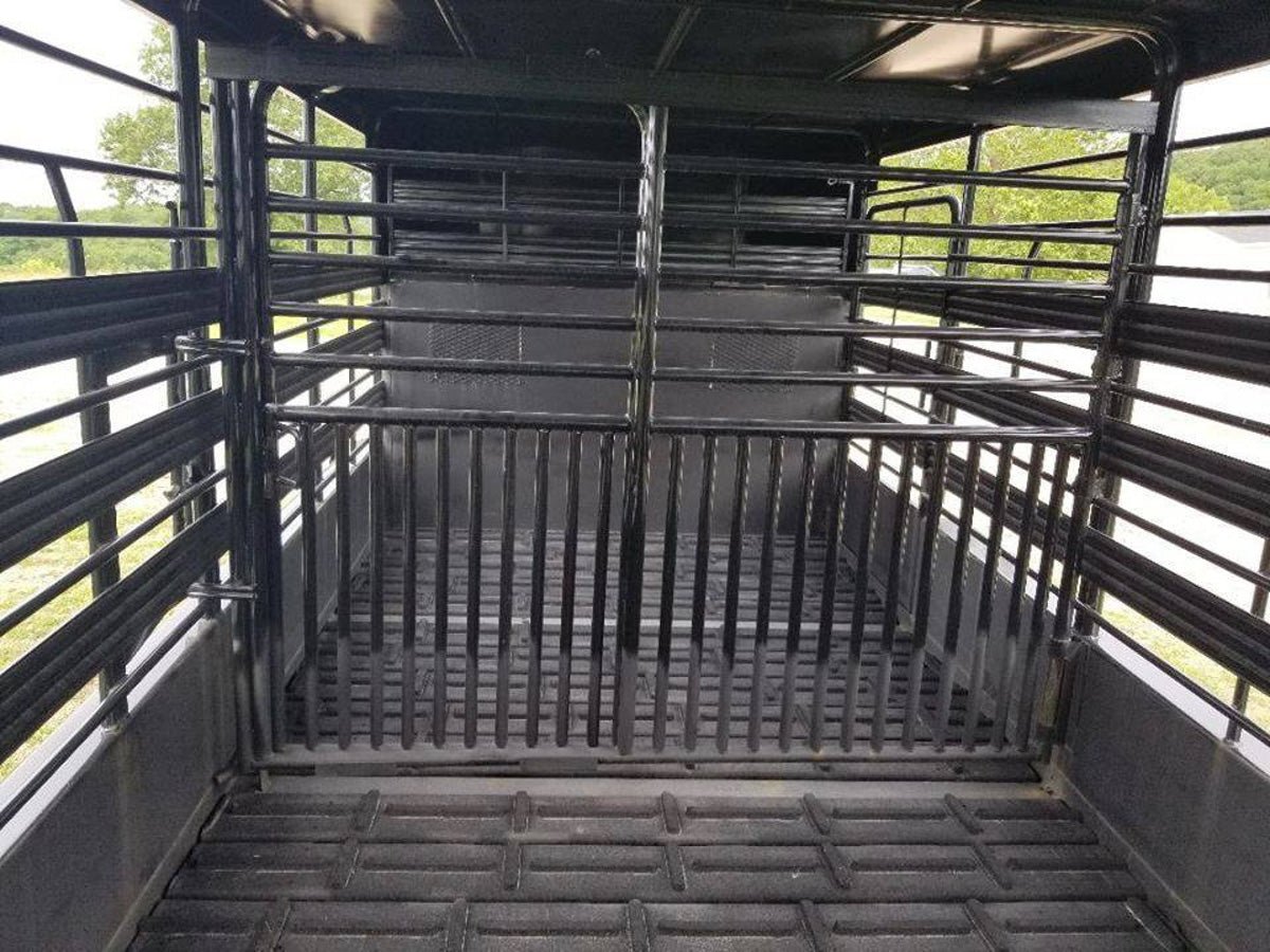 Round House Industries Gooseneck Livestock Trailer - Stryker Dealership Group