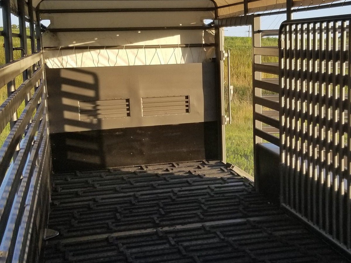 Round House Industries Gooseneck Livestock Trailer - Stryker Dealership Group