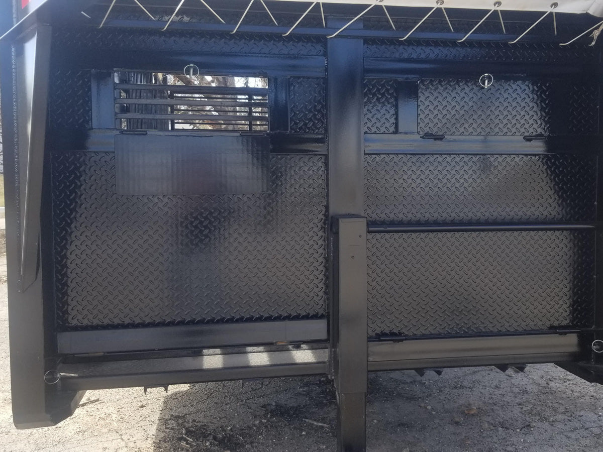 Round House Industries Gooseneck Livestock Trailer