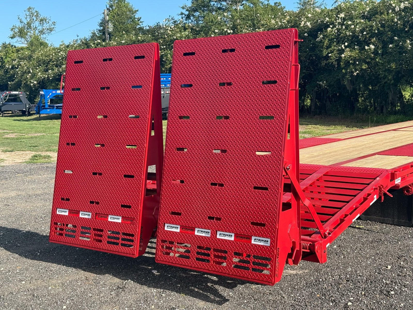Stryker HD Gooseneck Flatbed 25k GVWR - Stryker Dealership Group