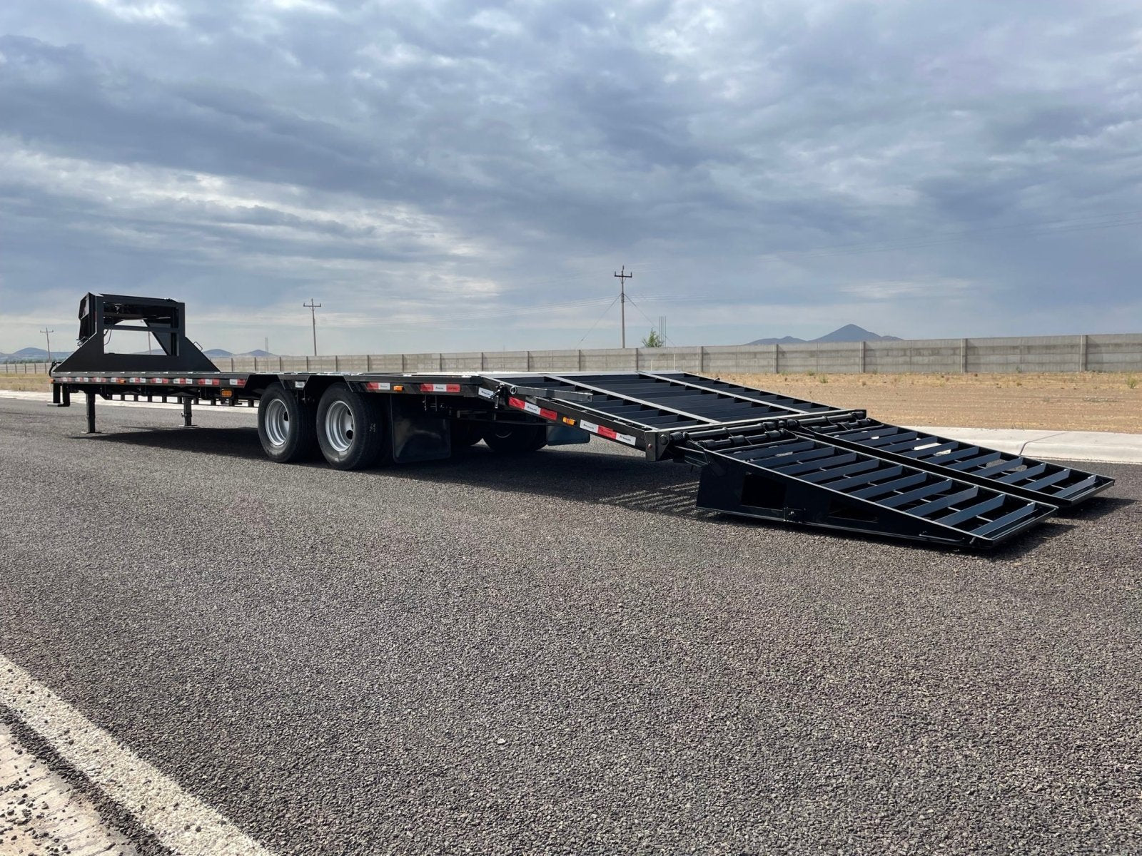 Stryker HD Gooseneck Flatbed 25k GVWR - Stryker Dealership Group