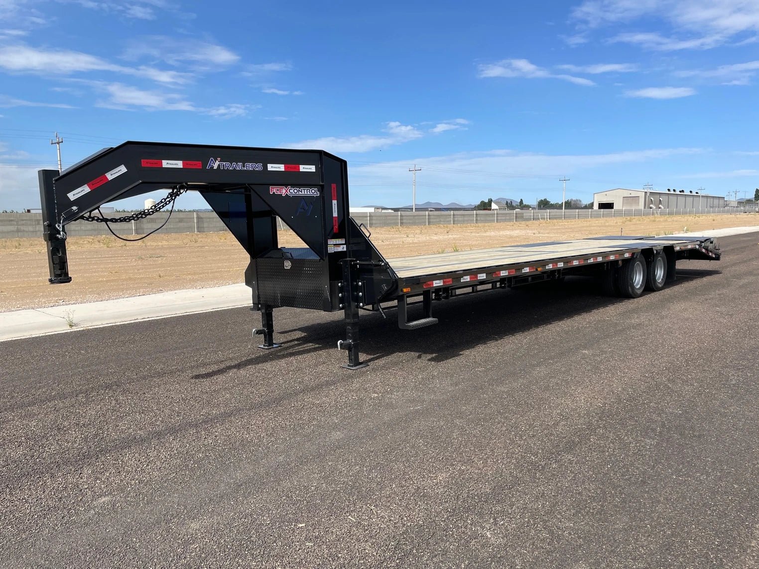 Stryker HD Gooseneck Flatbed 25k GVWR - Stryker Dealership Group