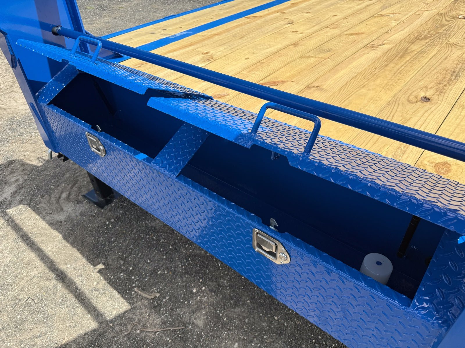 Stryker Single Wheel Deckover Trailer - Stryker Dealership Group