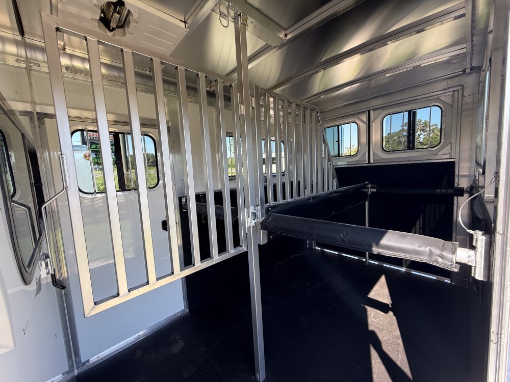 Sundowner 2 Horse Charter SE - White - (2) 3500lb Axles KC2674 - Stryker Dealership Group