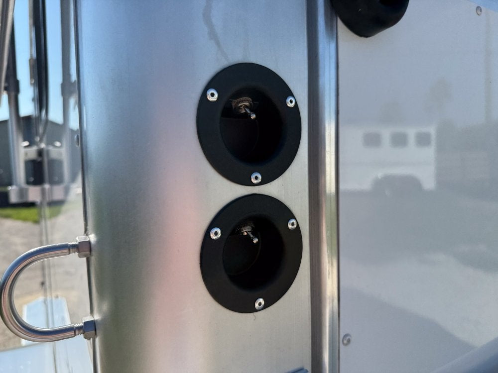 Sundowner 2 Horse Charter SE - White - (2) 3500lb Axles - 2 Horse/Horse Trailers - Stryker Dealership Group