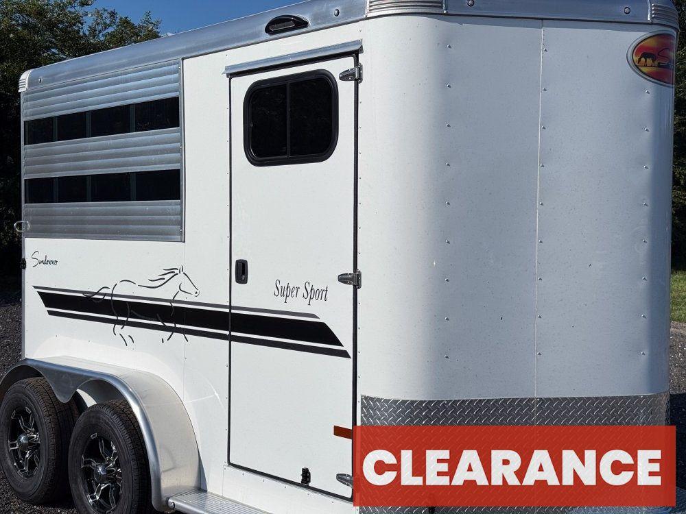 Sundowner 2 Horse Super Sport - White - Porch Lights - 2 Horse - Horse Trailers - Stryker Dealership Group