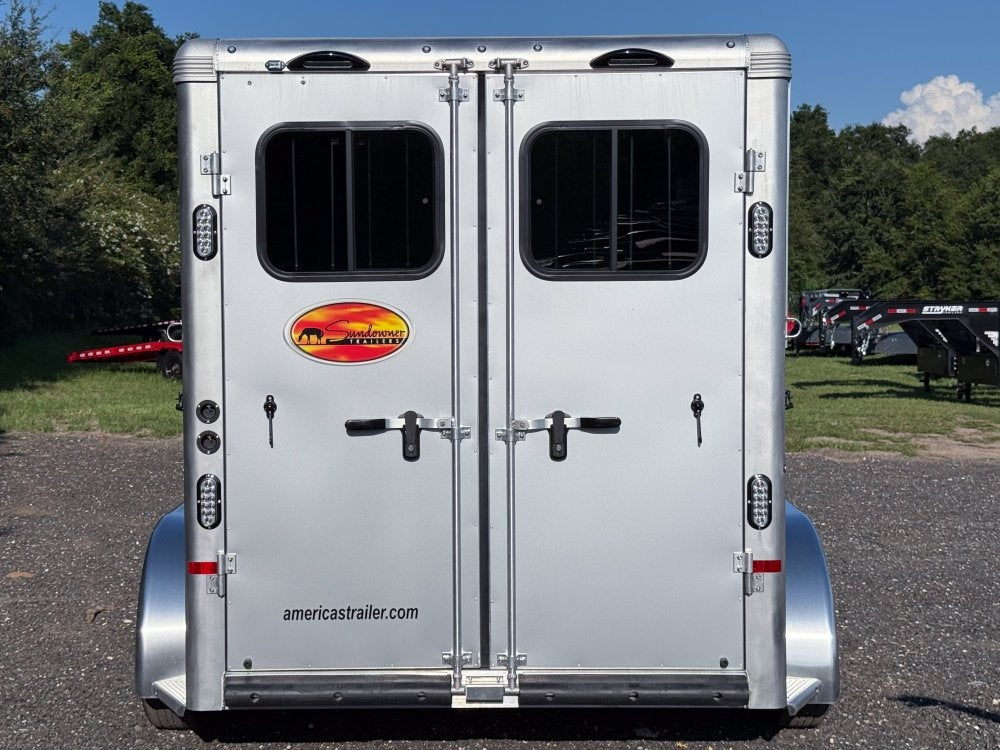 Sundowner 3 Horse Super Sport - Silver - Feed Door and Window - 3 Horse/Horse Trailers - Stryker Dealership Group