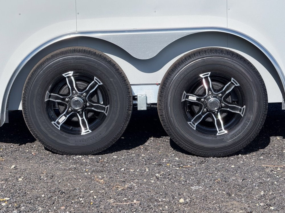 Sundowner 3 Horse Super Sport - Silver - Feed Door and Window - 3 Horse/Horse Trailers - Stryker Dealership Group