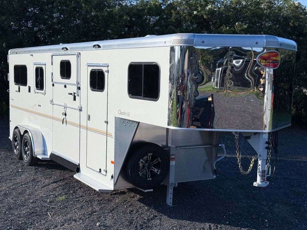 Sundowner Charter TR SE 2+1 Gooseneck Straight Load - White w/Stainless Nose (2) 5,200lb Axles - Sid - 2 Horse/Horse Trailers - Stryker Dealership Group