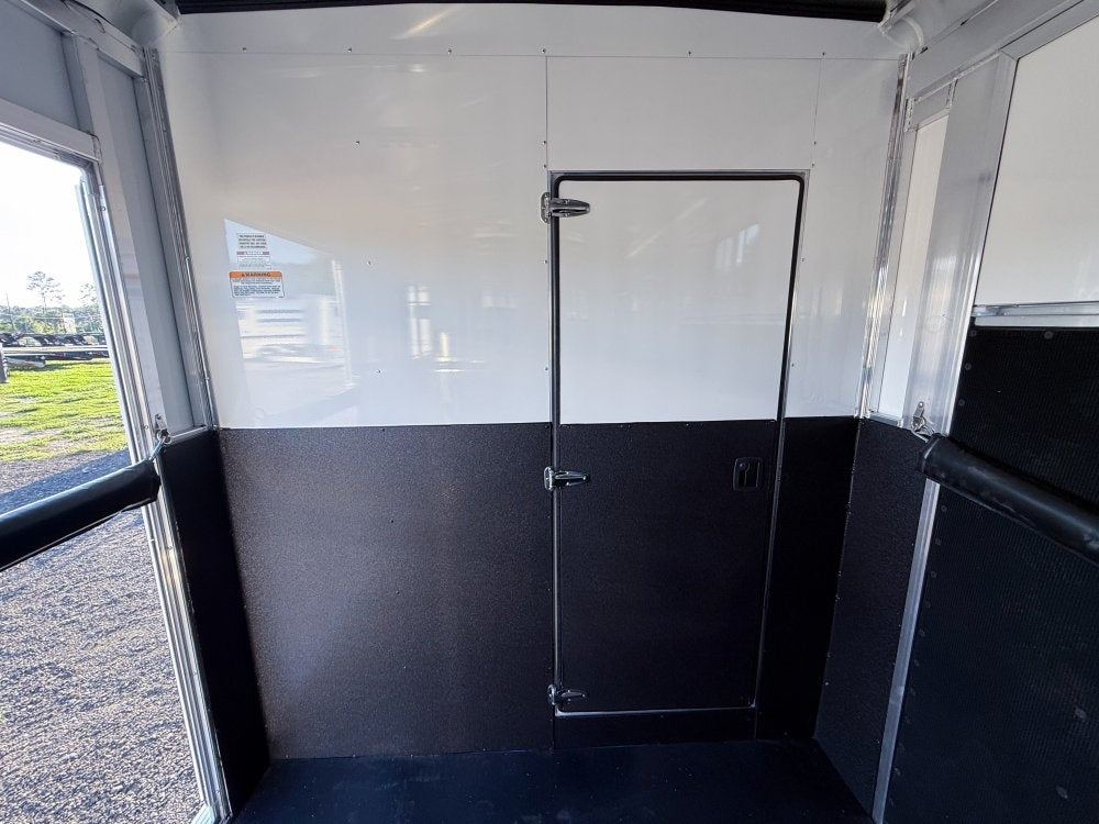 Sundowner Charter TR SE 2+1 Gooseneck Straight Load - White w/Stainless Nose (2) 5,200lb Axles - Sid - 2 Horse/Horse Trailers - Stryker Dealership Group